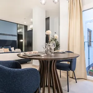 Intimate In The Heart Of By Rems Apartamento